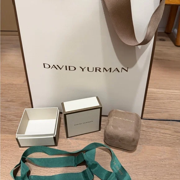David Yurman Cream and Brown Box Set - Picture 2 of 8